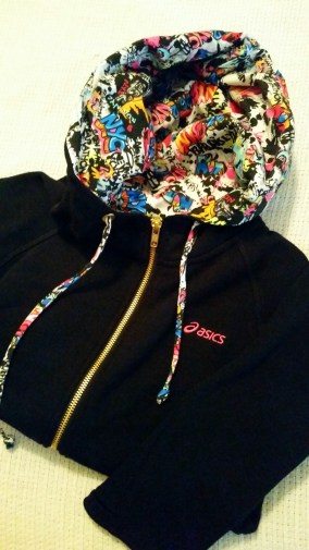 LOVE the graffiti on the hoodie! 