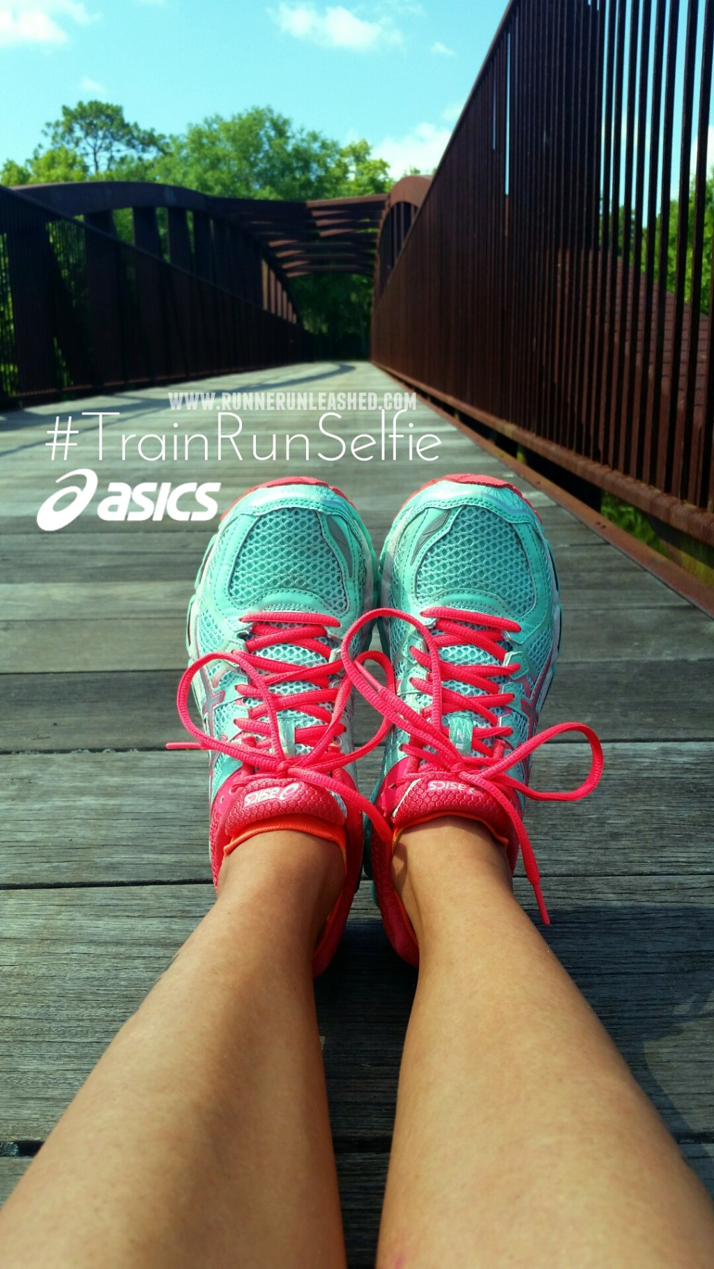 Train, RUN, selfie